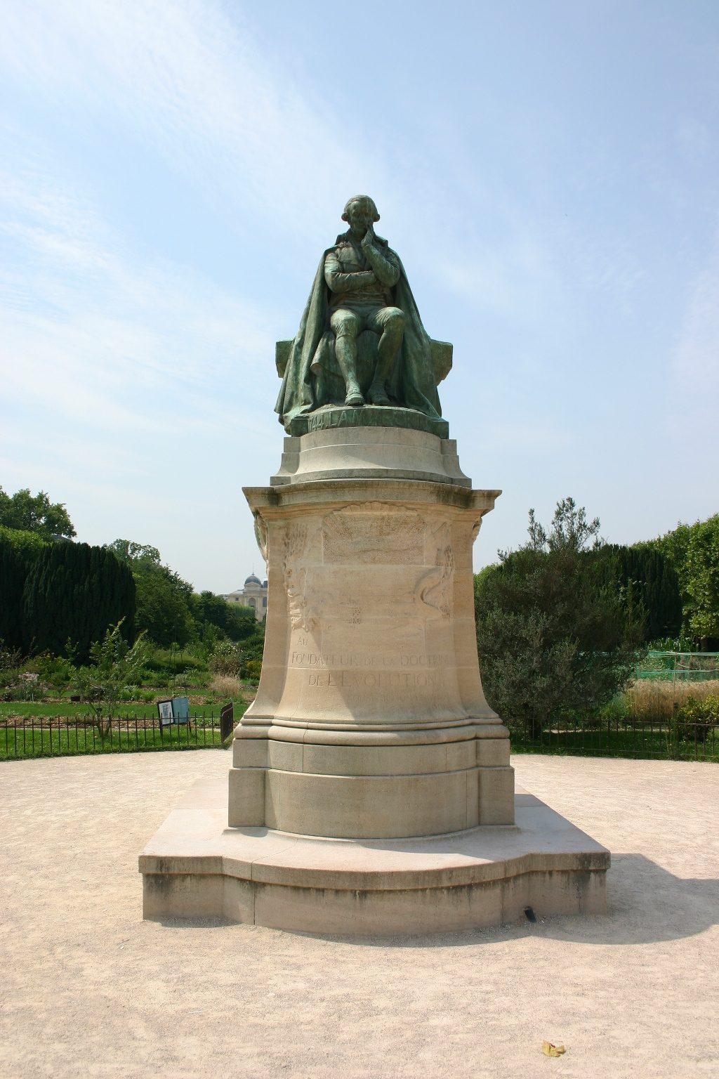 Jean%20Baptiste%20Lamarck%27s%20monument%2C%20Jardin%20des%20Plants%2C%20Paris%20%282%29.JPG